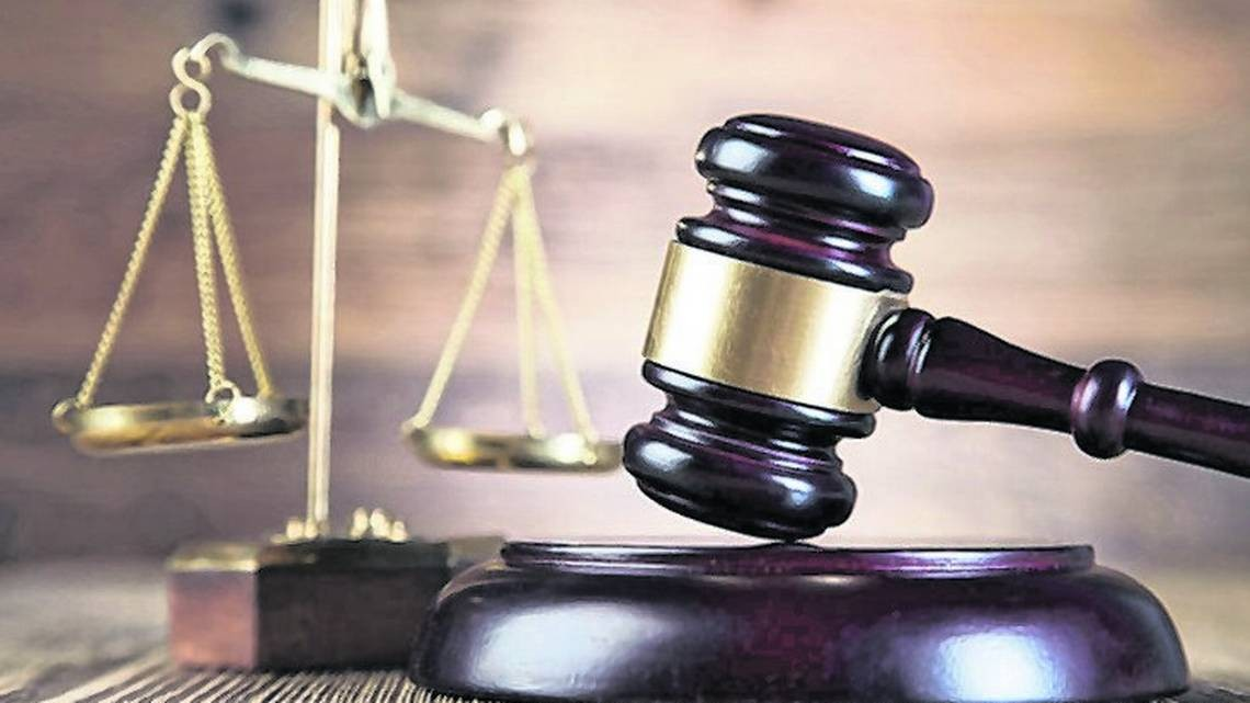 GAVEL AND SCALE