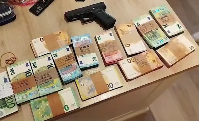 CASH AND GUN